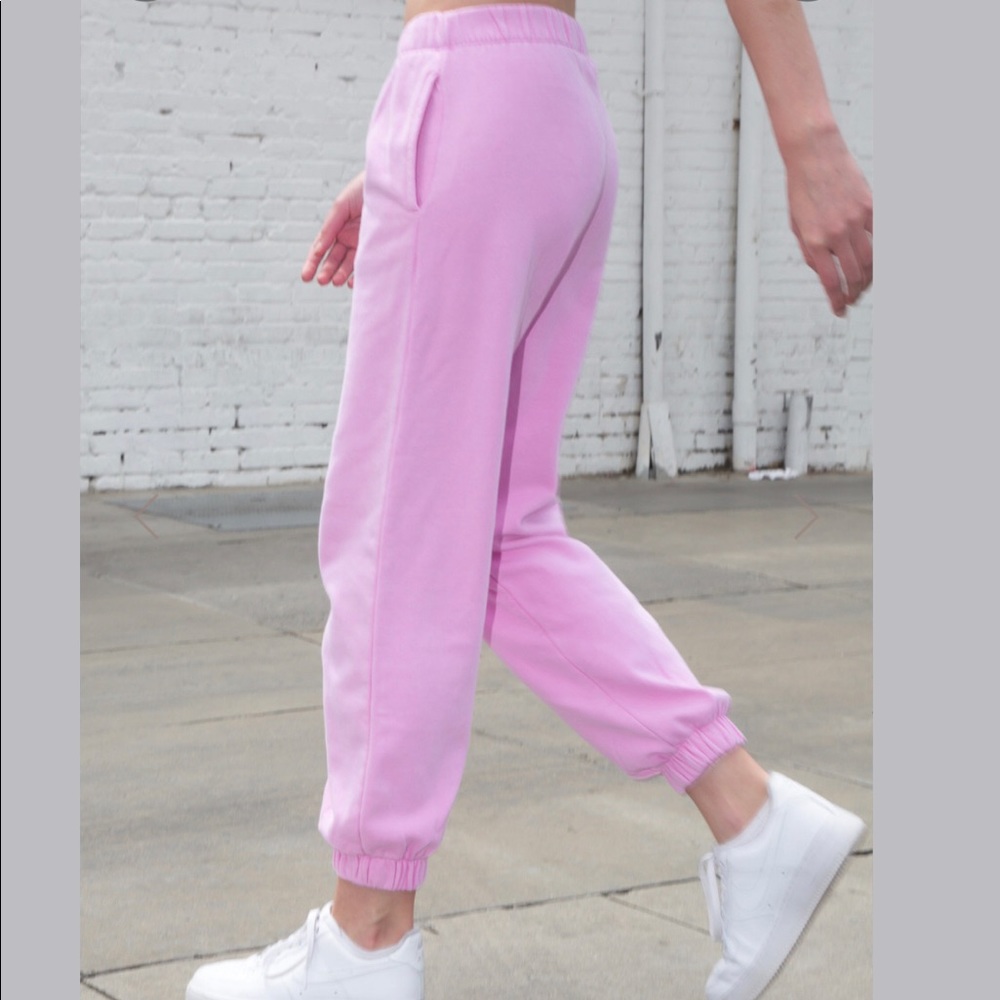 ❌ SOLD ON DEPOP! Brandy Melville Bubblegum Pink Rosa Sweatpants